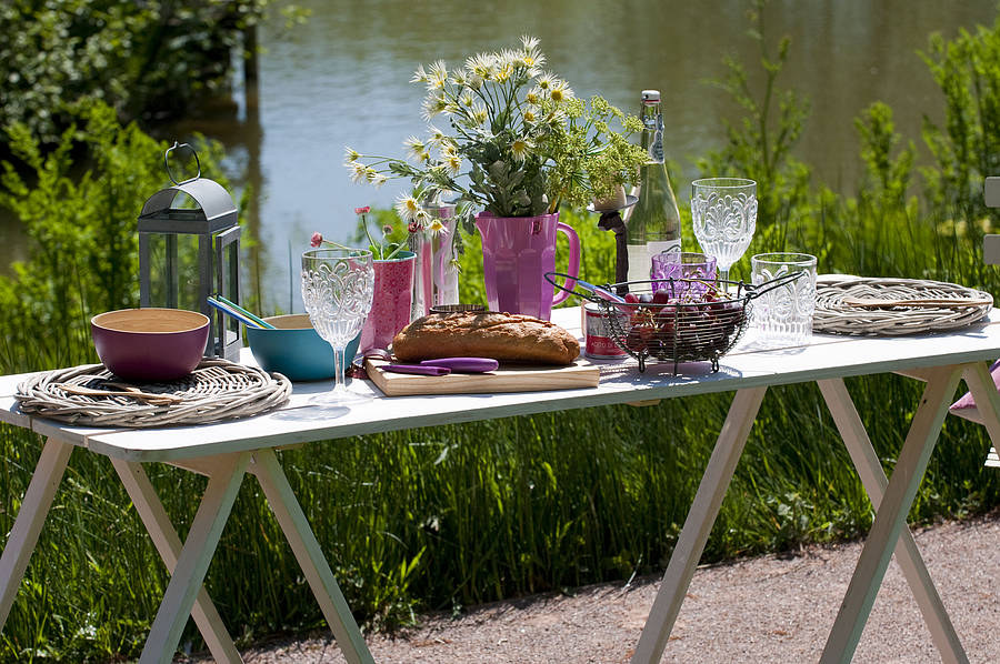 Shabby chic table white rental in Milan Italy